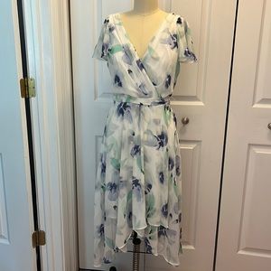 DKNY white floral subtle high low dress flutter sleeves NWOT